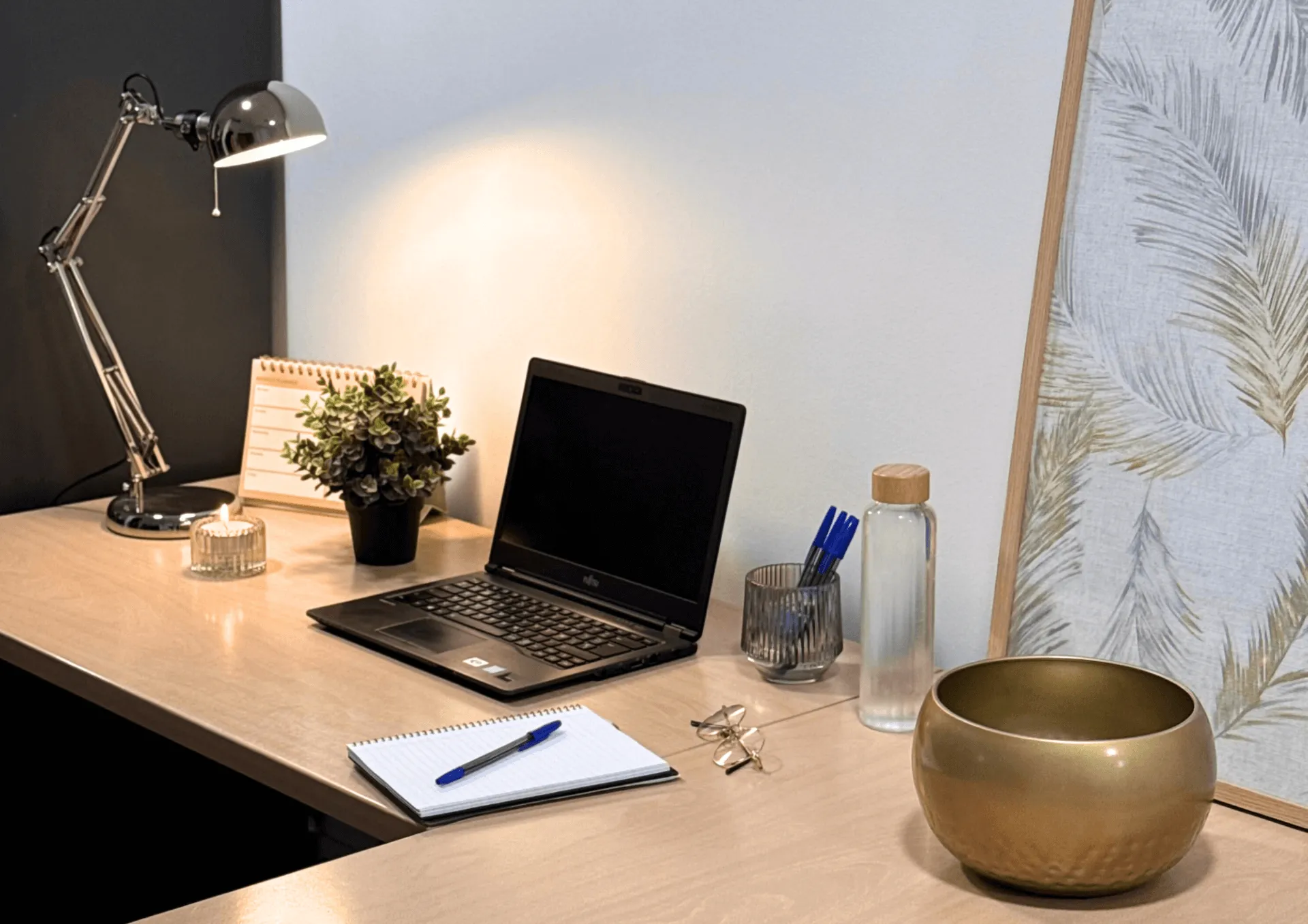 Puesto fijo de coworking premium image 3